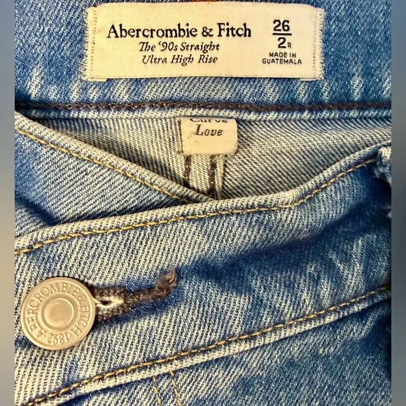 Abercrombie & Fitch Curve Love Ultra High Rise 90s Straight Criss-Cross Jeans - Picture 3 of 5